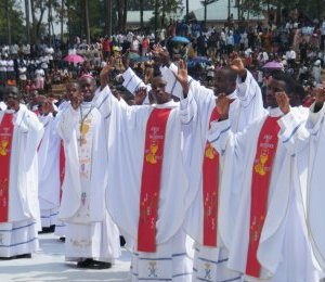 Ordination de 63 prêtres à Kabgayi, un temps fort du jubilé de 100 ans du sacerdoce rwandais.